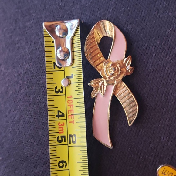 Vintage Avon Gold & Pink Enamel Ribbon Breast
Cancer Awareness Lapel Pin signed - Picture 5 of 8